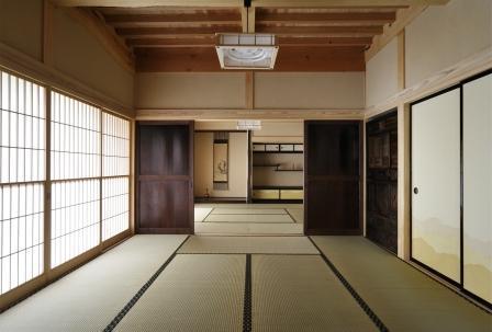 佐久市　地元の唐松をふんだんに使った純和風住宅
