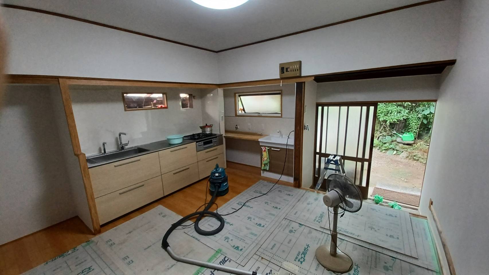佐久市   最小限のキッチンリフォームで、負担を小さく。