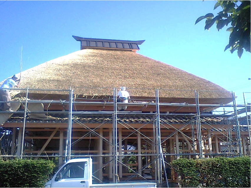 佐久市　前代未聞！茅葺屋根の注文住宅